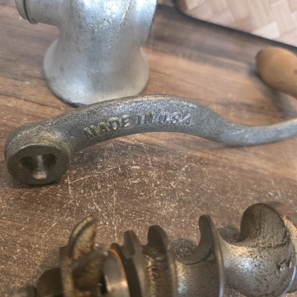 Vintage Cast Iron Universal Food Grinder #2‎ Meat Grinder Table Top Made in USA